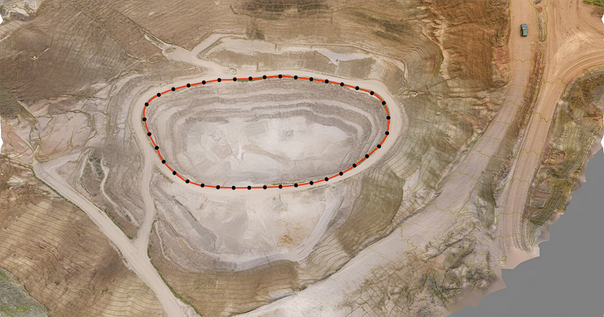 Применение беспилотных летательных аппаратов для определения извлекаемых объемов земляных масс из открытых горных выработок