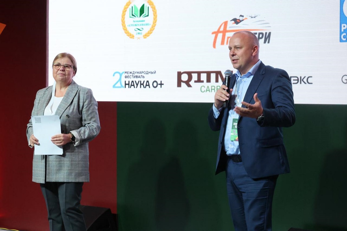 На выставке «Золотая осень» впервые прошел международный трек AgroInter.School: школьники осваивали применение беспилотников в сельском хозяйстве